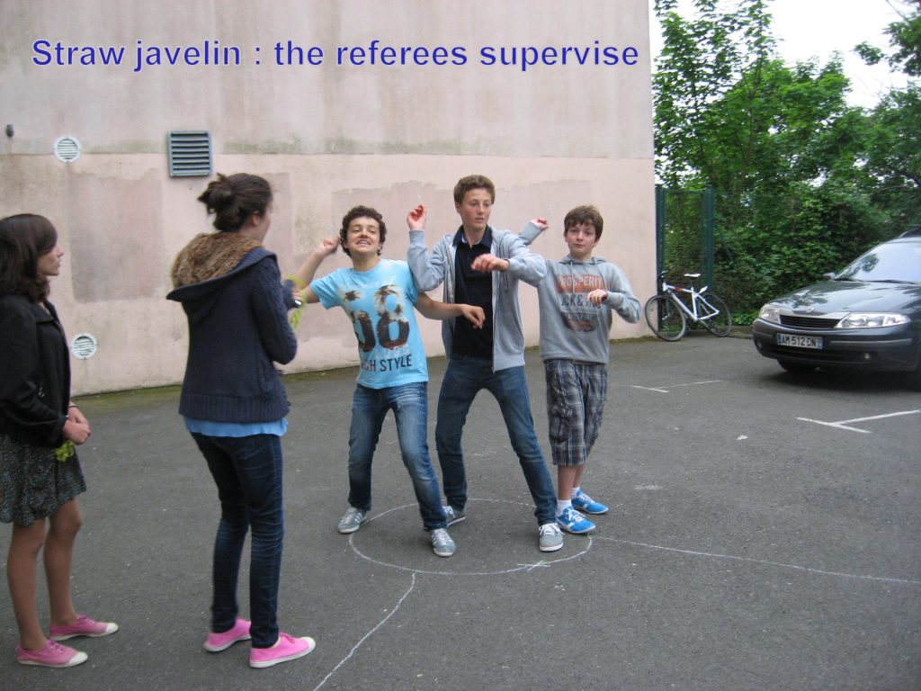 Straw javelin