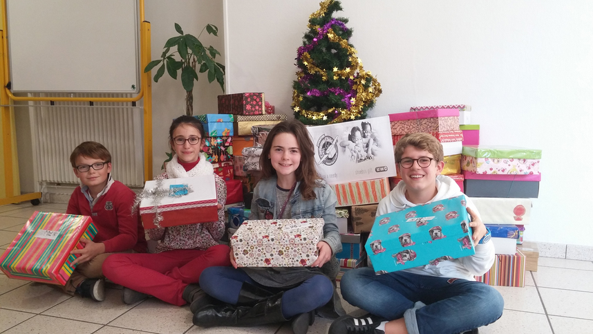 Decorated Christmas shoe boxes at Sainte-Anne