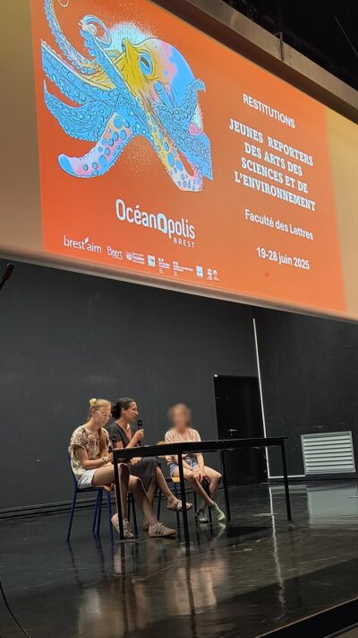 Les élèves de l’option Classe Actu à la rencontre des femmes scientifiques de la mer.

Dans le cadre du projet « Jeunes reporters des arts, des sciences et de l’environnement », les élèves de 5e de l’option Classe Actu ont réalisé un podcast sur un sujet fort : la place des femmes scientifiques dans les métiers de la mer.

Aujourd’hui, à la faculté Ségalen, ils ont eu l’honneur de présenter leur travail devant un public attentif. Une belle reconnaissance pour ces jeunes reporters en herbe !

Cerise sur le gâteau : les élèves sont repartis avec un joli trophée en bois, récompensant leur investissement, leur curiosité et la qualité de leur travail.